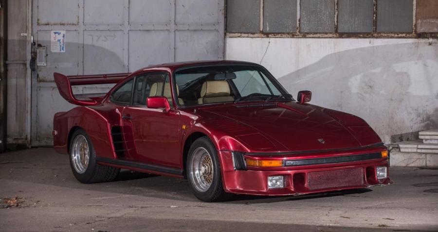  Porsche 935 Street Version 1983 года  (фото 3 из 14)